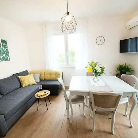 Martas Place Apartamento *